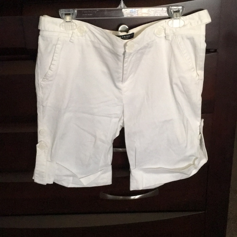 Size 11 white rampage Bermuda shorts euc